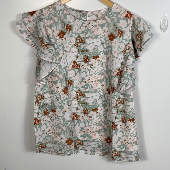 flowered top - Picture 2 of 3